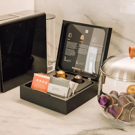 Ando Living - Flores 25 House Апартаменти