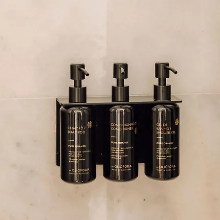 Ando Living - Flores 25 House Апартаменти Лісабон