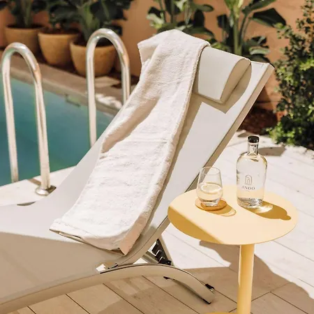 Ando Living - Flores 25 House Апартаменти