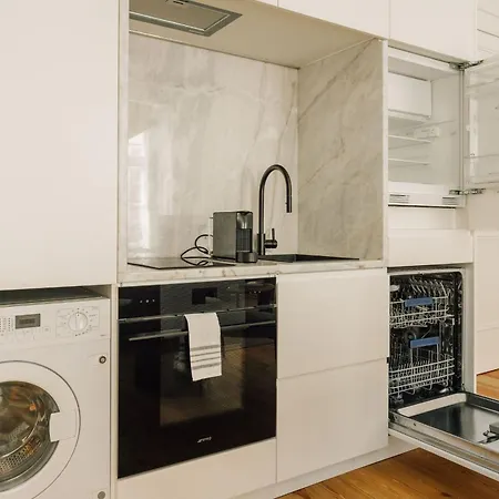 Ando Living - Flores 25 House Апартаменти