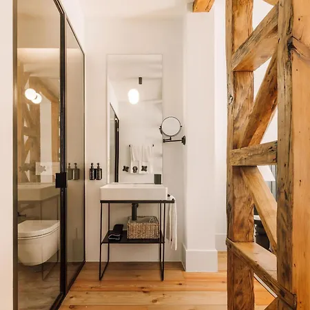 Ando Living - Flores 25 House Апартаменти *