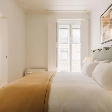 Ando Living - Flores 25 House Апартаменти Лісабон