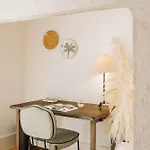 Ando Living - Flores 25 House Appart hôtel