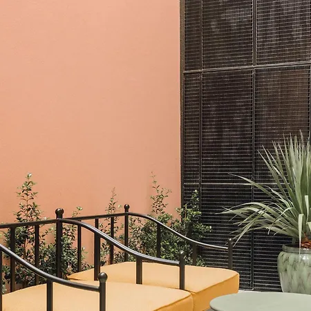 Ando Living - Flores 25 House ליסבון